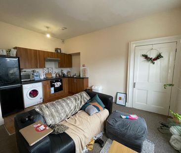 17 Woodland Terrace, Flat 5, Plymouth - Photo 4