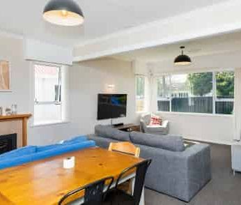Three Bedroom Home In Prime Location - Photo 4