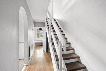 4 bedroom flat to rent - Photo 3