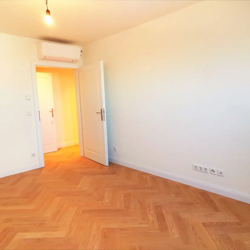 Moderne 4-Zimmer-DG-Wohnung mit hofseitigem Balkon - Photo 1