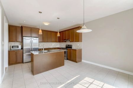 Property For Lease | W9296399 - Photo 4