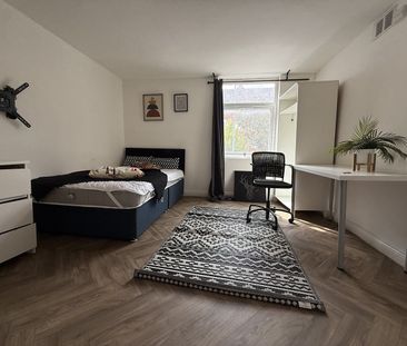 1 Bed Flat, Humberstone Gate, LE1 - Photo 1