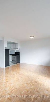 Bachelor for Lease Near UofT - Photo 1