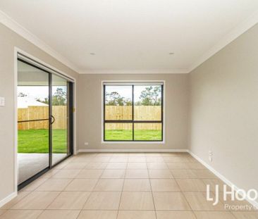 Modern & Spacious - Family Friendly Location - Great Size Backyard - Photo 2