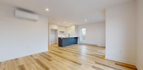 4½ à louer | 3 ÉLECTROMÉNAGERS | INTERNET | ASCENSEUR | RANGEMENT | 1er Février 2026 - Photo 2