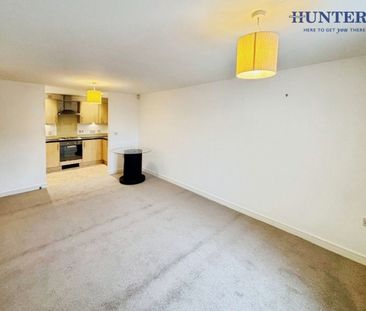 2 bedroom Flat To Let - Photo 2