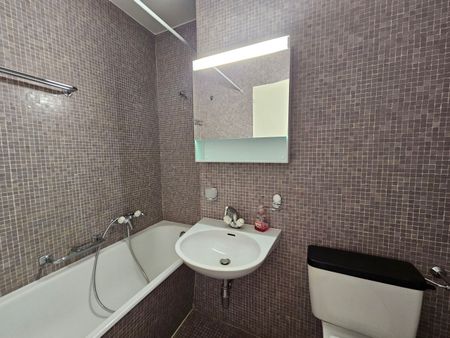 Spacious studio with balcony for rent - Photo 3