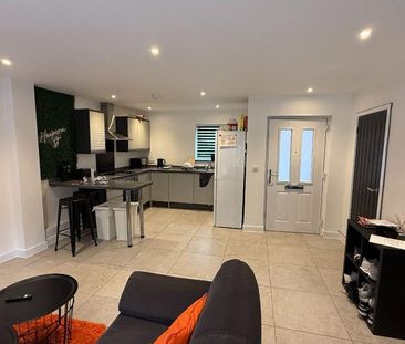 2 bedroom terraced house to rent - Photo 6