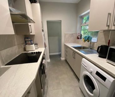 1 bedroom in a house share to rent - Photo 3