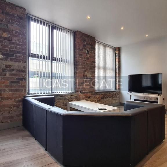 1 bedroom in a flat share to rent - Photo 1