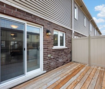 For Lease - 21 Pumpkin Corner Crescent, Barrie, Ontario - Photo 1