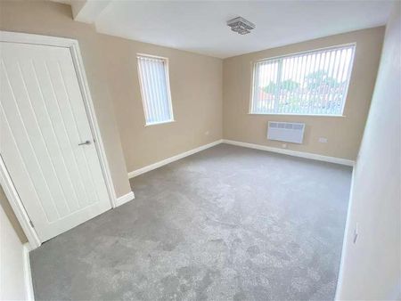 Mansard House, Newborough Road, Solihull, B90 - Photo 4