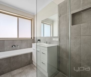 3 BEDROOM FAMILY HOME - Photo 5