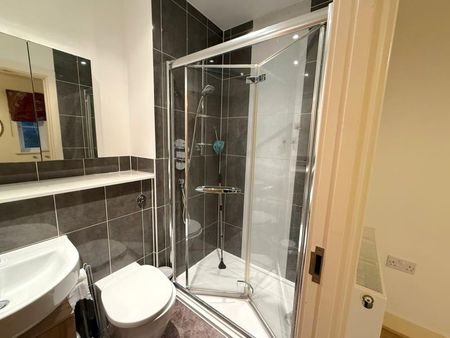 Epsom Road, Guildford - 3 bedrooms Property for lettings - Seymours - Photo 4