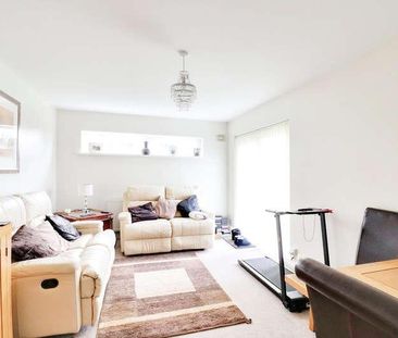 High Road, Benfleet, SS7 - Photo 1