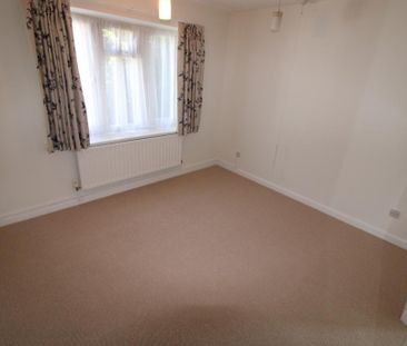 3 bedroom bungalow to rent - Photo 3