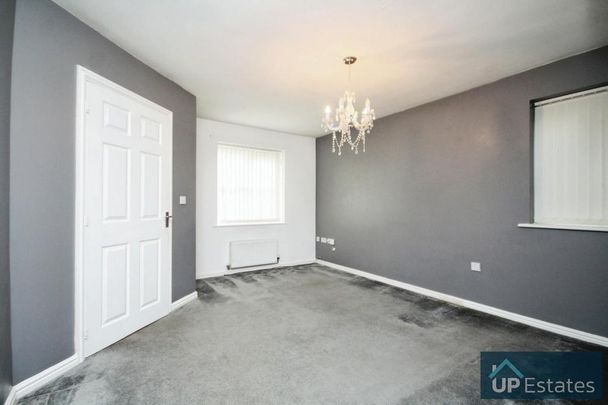 3 bedroom end of terrace house to rent - Photo 1