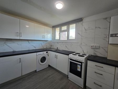 Great Cambridge Road, Enfield EN1, London - Photo 2