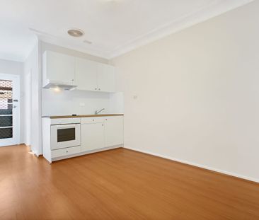 2 Bedroom Unit Close to Wollongong - Photo 1