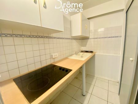 Location Appartement 2 pièces 30m² ST MARCEL LES VALENCE 26320 - Photo 3