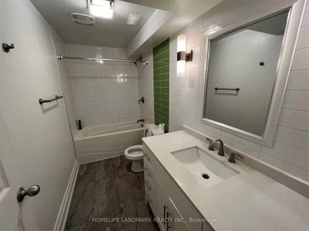 Detached Home For Lease | N8143774 - Photo 5