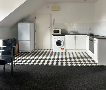 Studio to rent - Photo 3