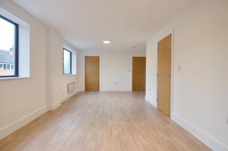 2 Bedroom Apartment - Photo 2