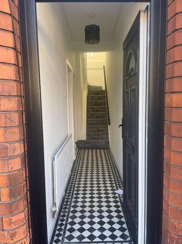 62 Donegall Avenue, Belfast, BT12 6LX - Photo 2