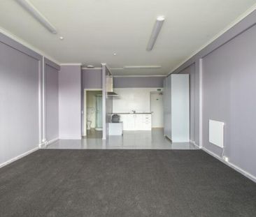 Spacious studio unit! - Photo 2