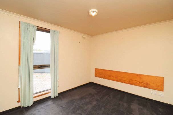 Situated on a Quiet Internal Block - Photo 1