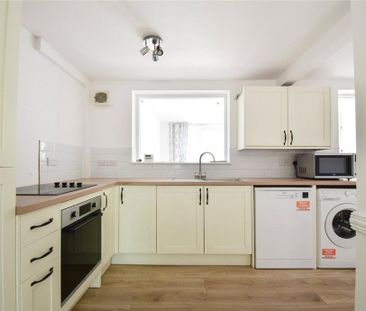 2 bedroom semi-detached house to rent - Photo 5