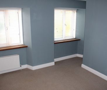 2 bed House - To Let - Photo 3