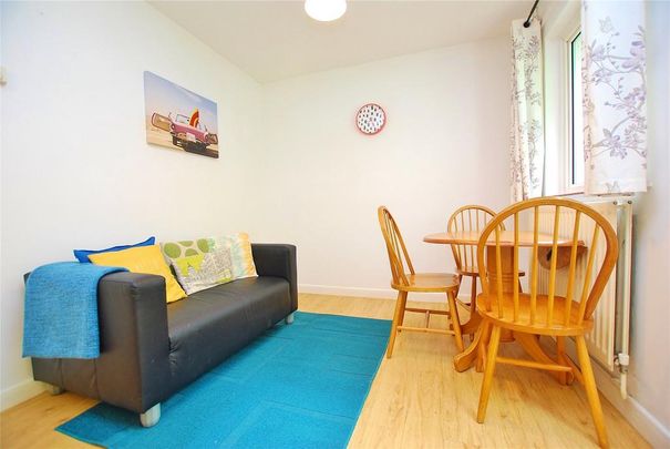 4 bedroom semi-detached house to rent - Photo 1