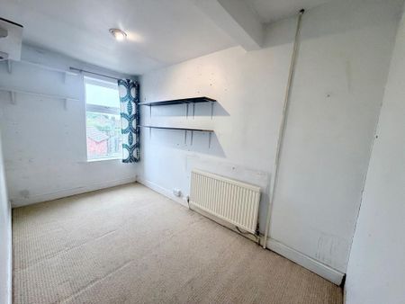 4 bedroom terraced house to rent - Photo 3