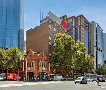 “SPACIOUS, SUN DRENCHED AND IN THE HEART OF MELBOURNE” - Photo 1