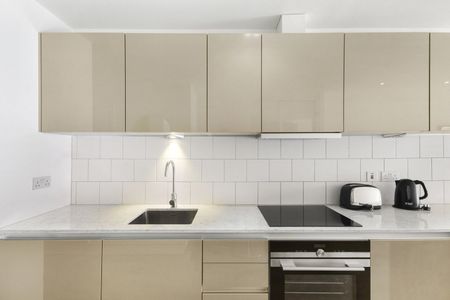Studio Flat, Westworth House, W6 - Photo 3
