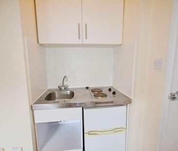 Brownhill Road, London, SE6 - Photo 5