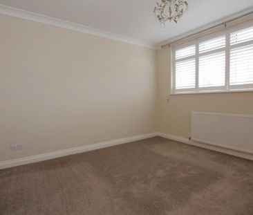 4 bedroom semi-detached house to rent - Photo 6