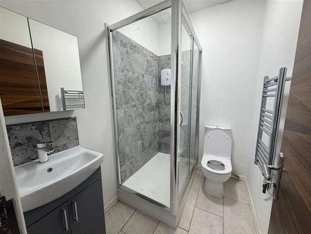 St. Georges Street, Bolton, BL1 - Photo 3