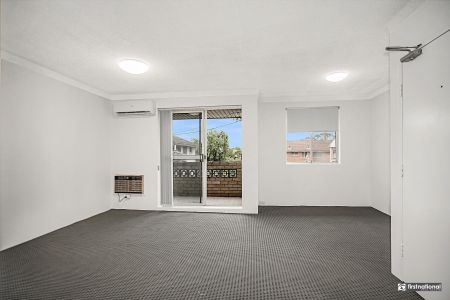 Convenient Living in the Heart of Penrith - Photo 3