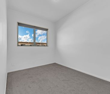 Spacious 3-Bedroom Apartment with Park Views - Prime Flat Bush Loca... - Photo 6
