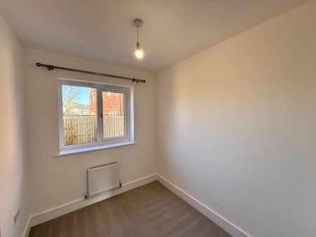 3 bedroom detached house to rent - Photo 2