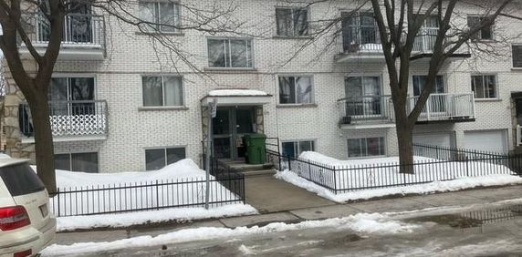 2 1/2 a louer propre et tranquille - Photo 2