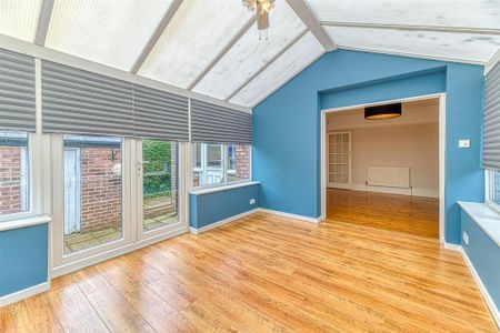 3 bedroom semi-detached house to rent - Photo 2