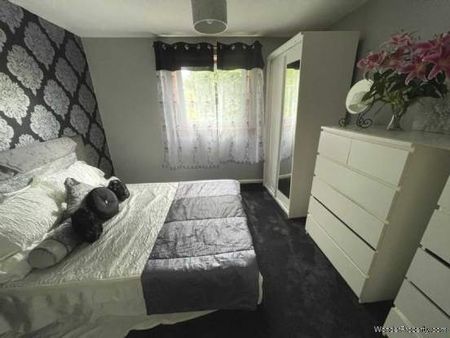 1 bedroom property to rent in Renfrew - Photo 4