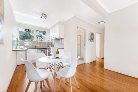 2/2-4 Watson Grove, Glen Huntly VIC 3163 - Apartment For Rent | Domain - Photo 3