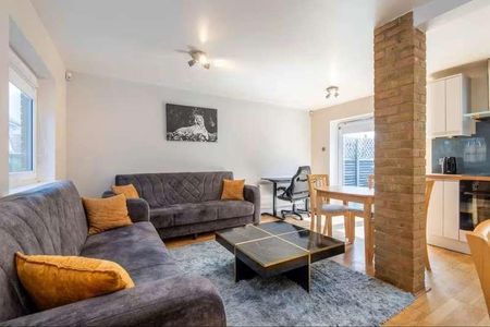 St. Michaels Close, London, E16 - Photo 4