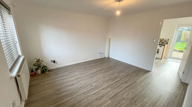 2 bedroom semi-detached house to rent - Photo 1