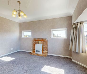 Elevated and Spacious Sun Trap - Photo 3