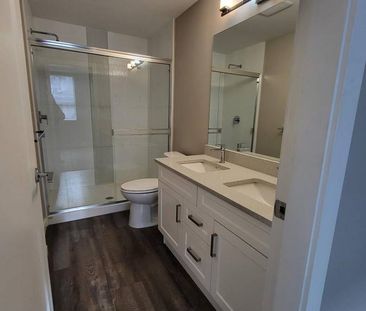 Central Park Village – North Village Suites 3BD/2BA - Photo 6